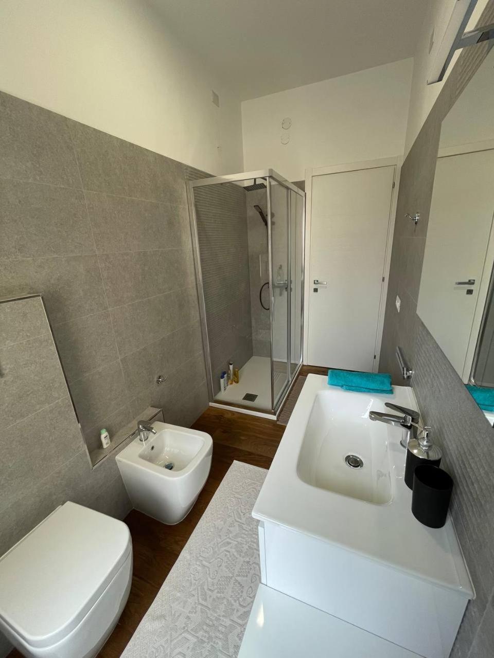 T-Rooms Кальярі Екстер'єр фото