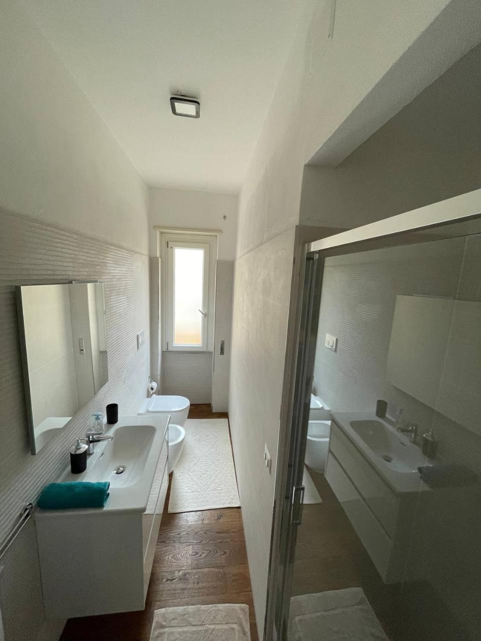 T-Rooms Кальярі Екстер'єр фото