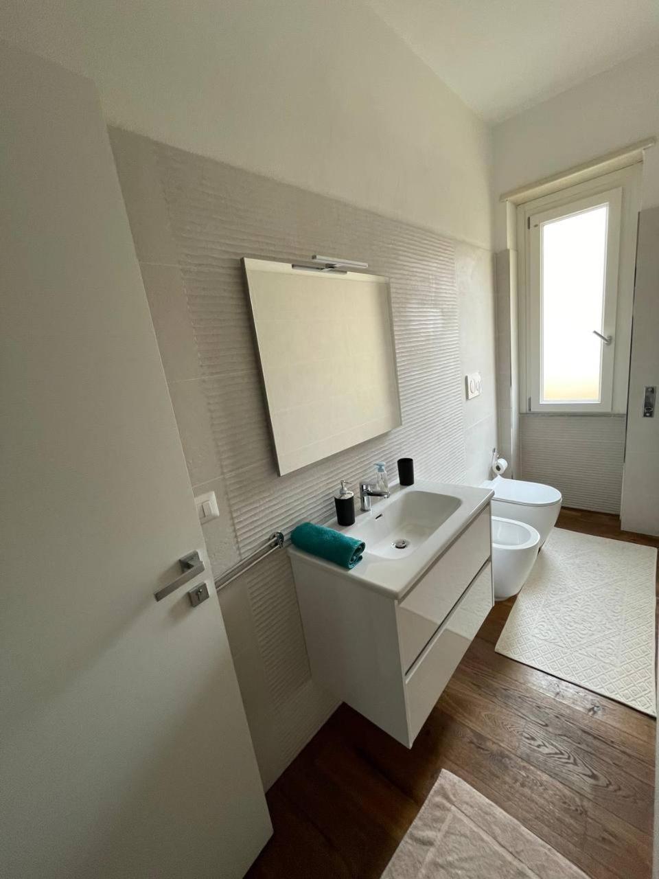 T-Rooms Кальярі Екстер'єр фото